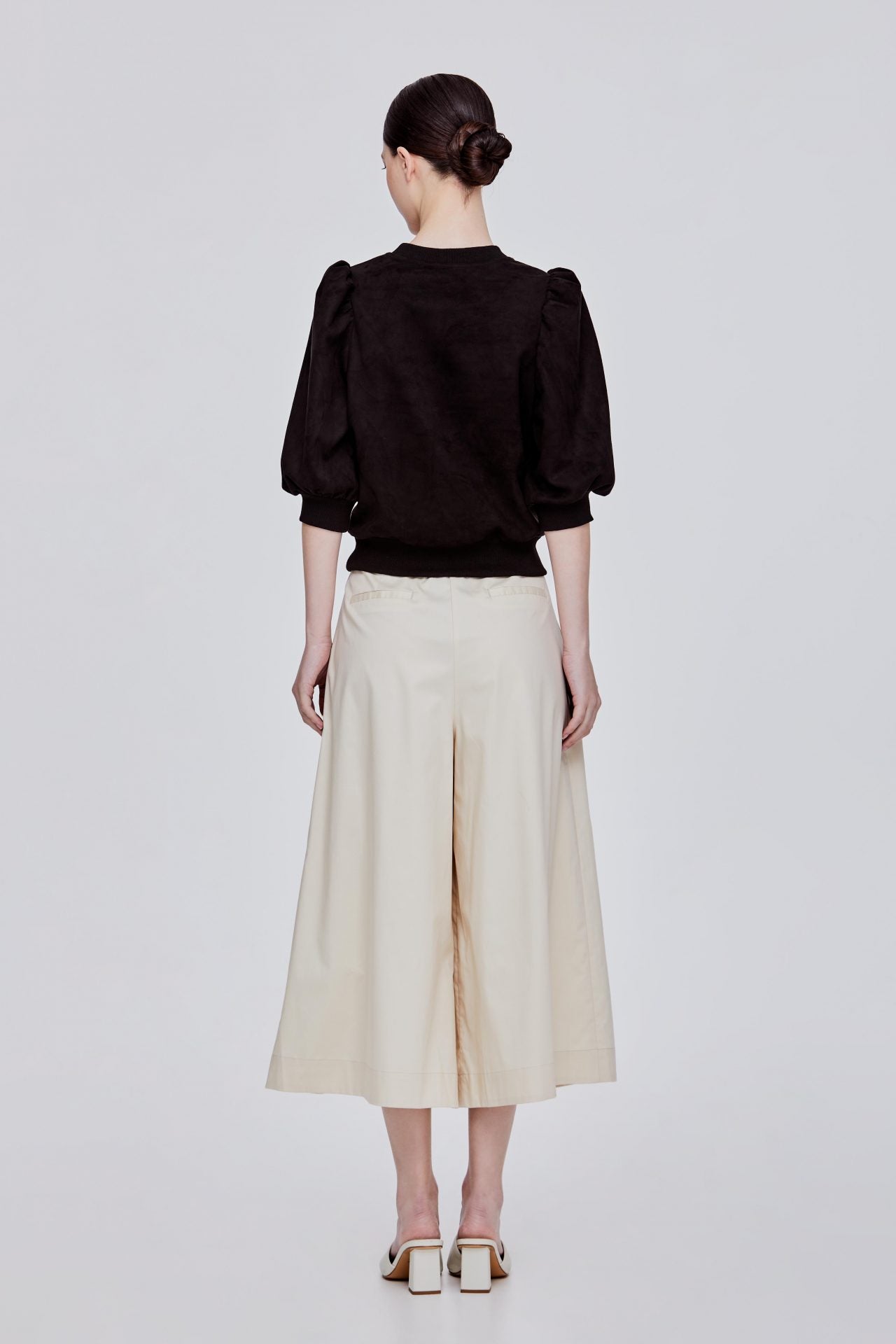 color:NOIR