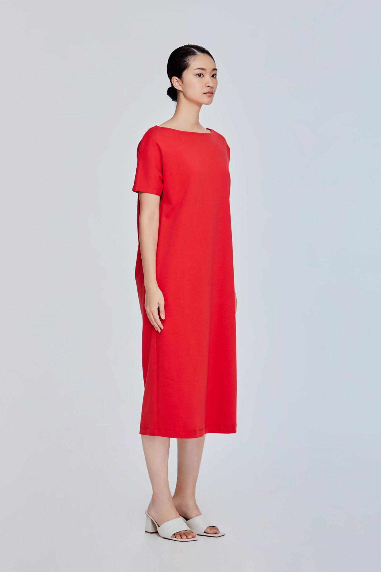 color:RED