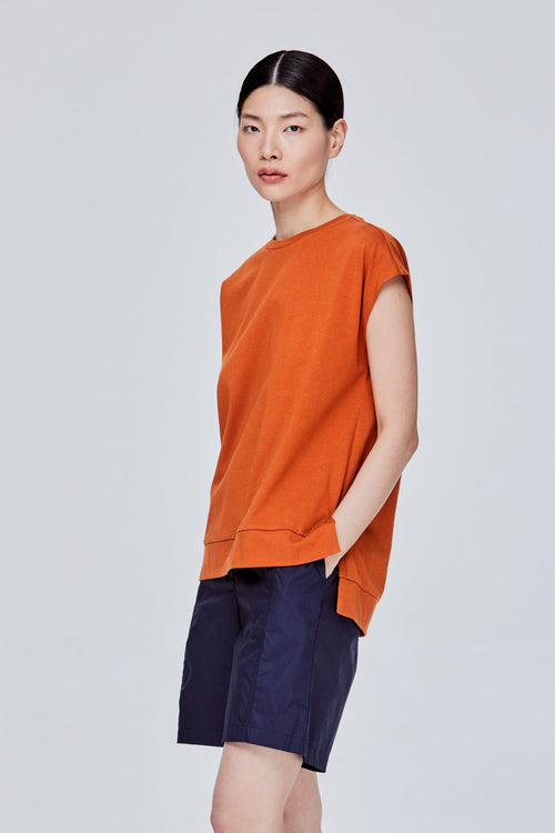 color:CARAMEL