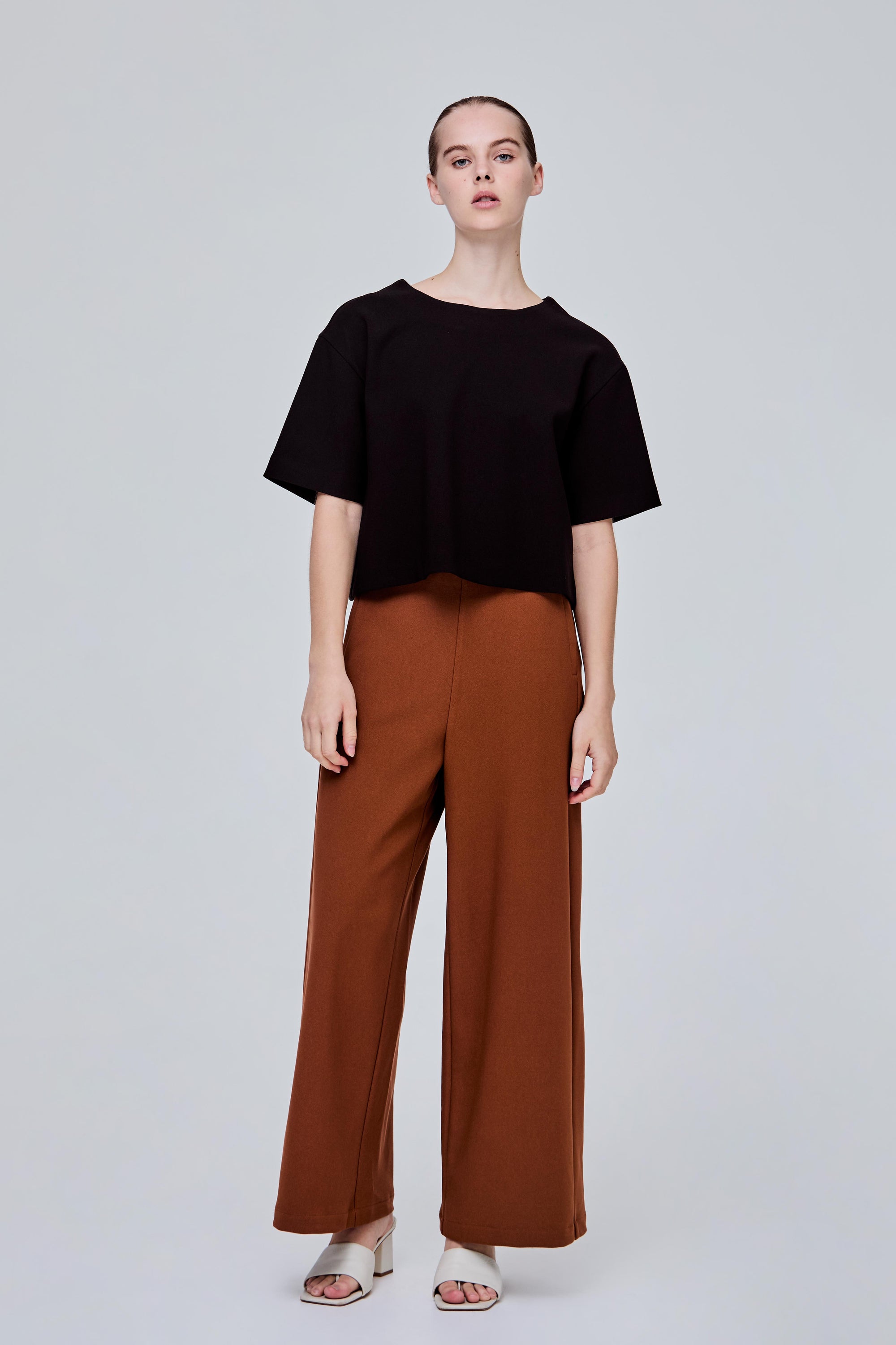 color:NOIR