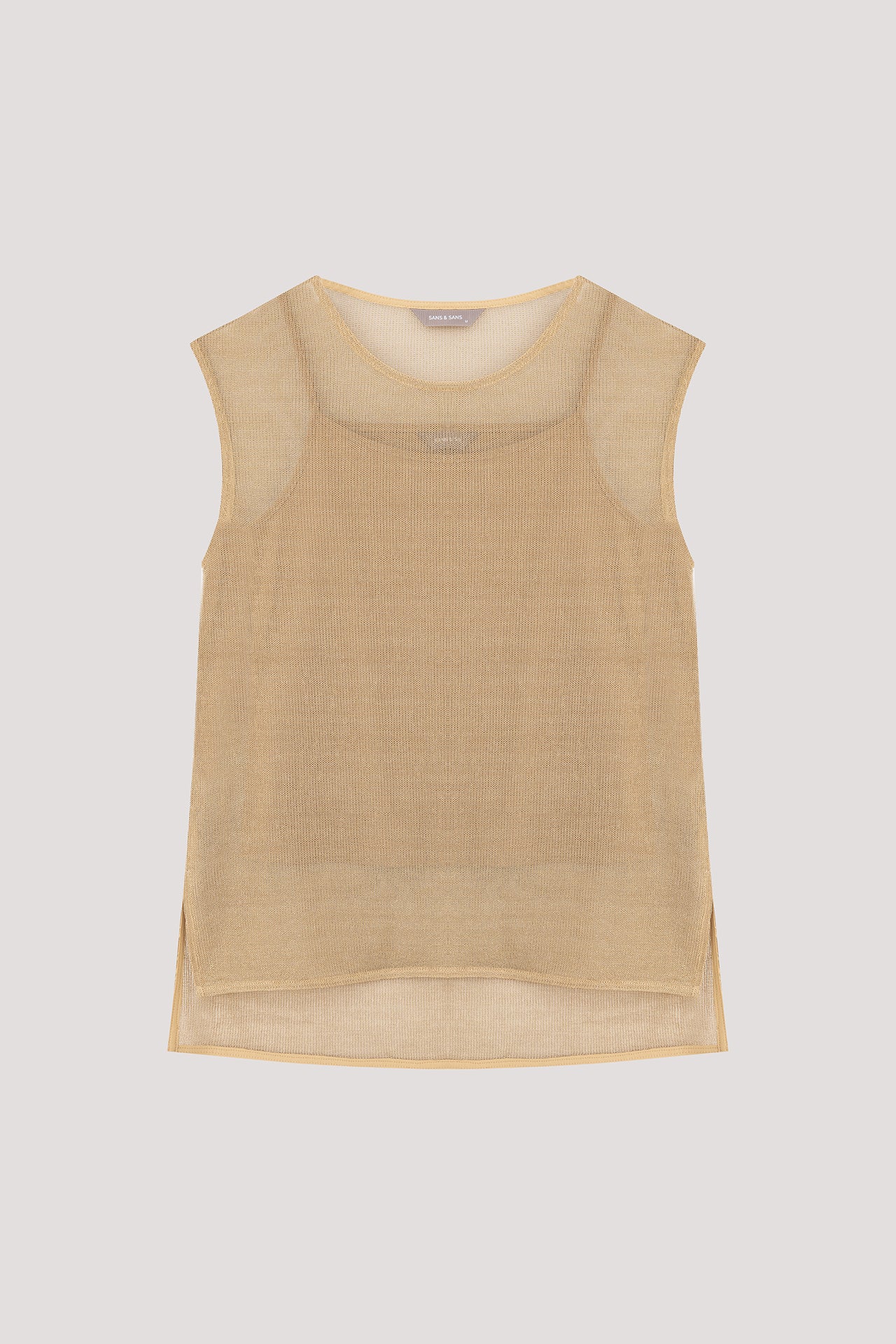 color:GOLD