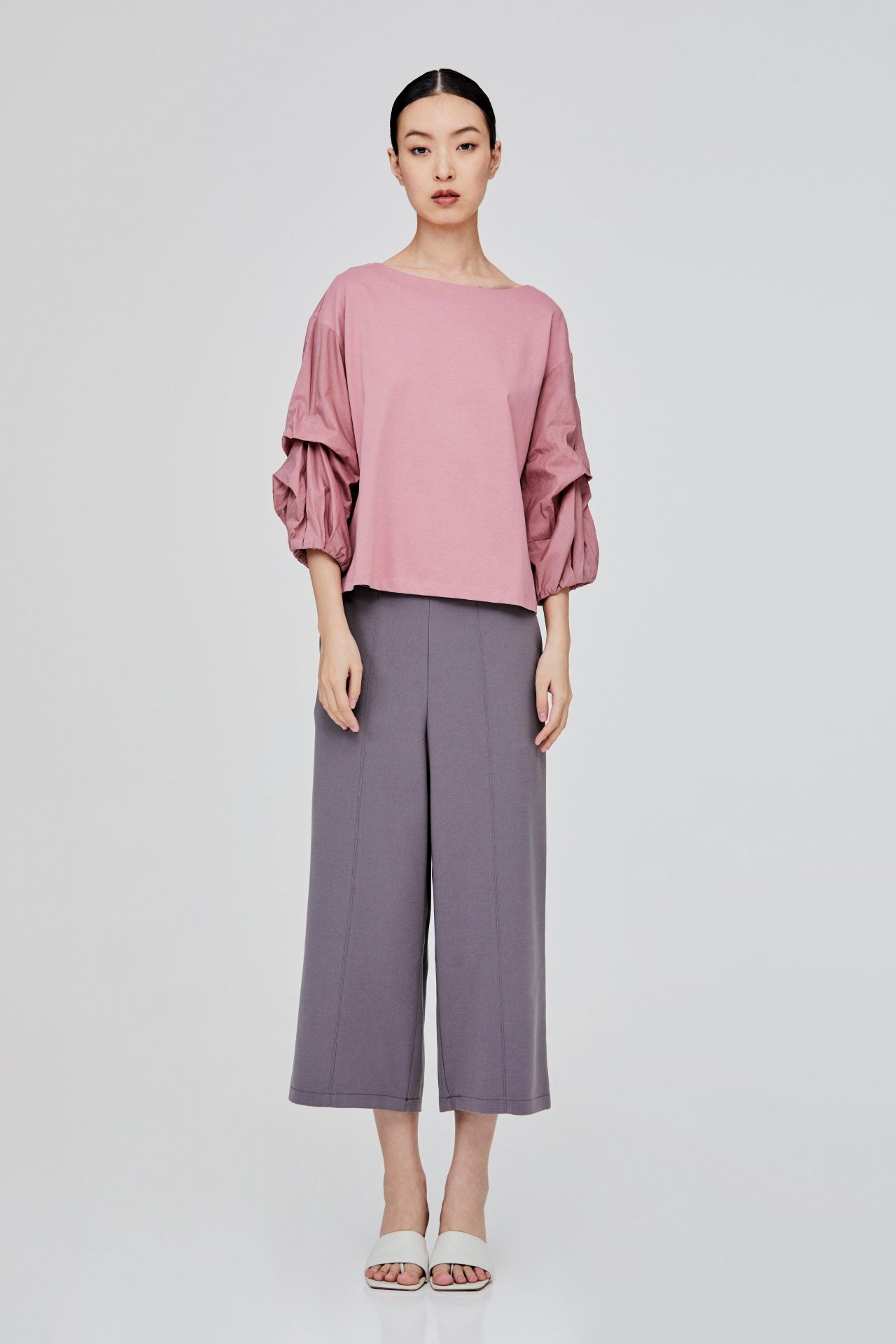 color:PINK
