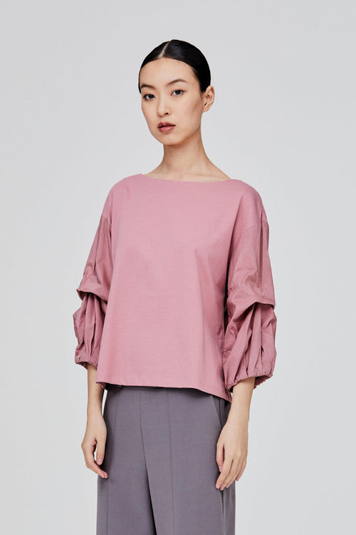 color:PINK