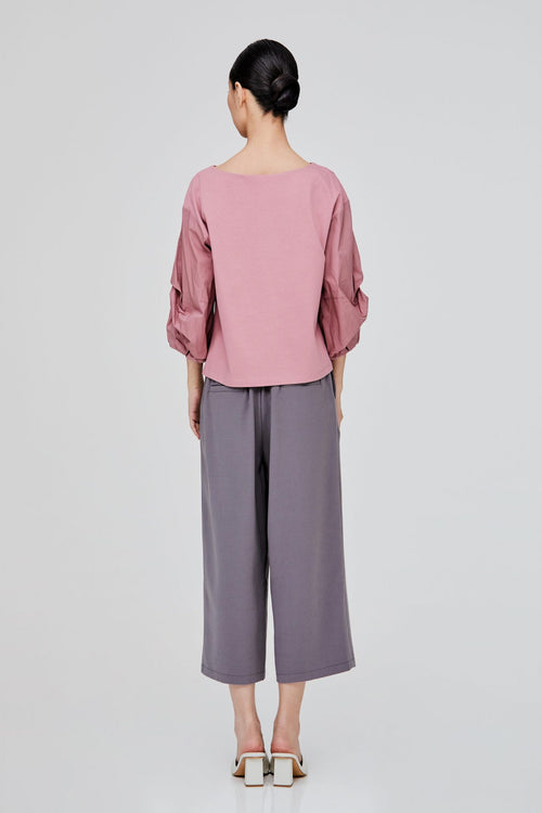 color:PINK