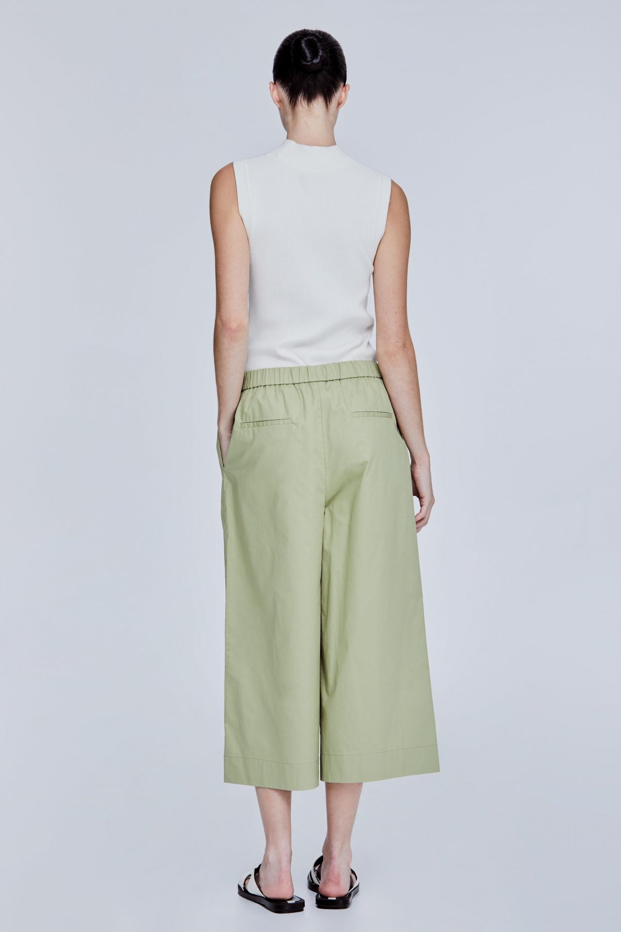 color:OLIVE