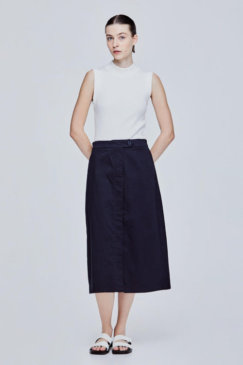 color:NAVY