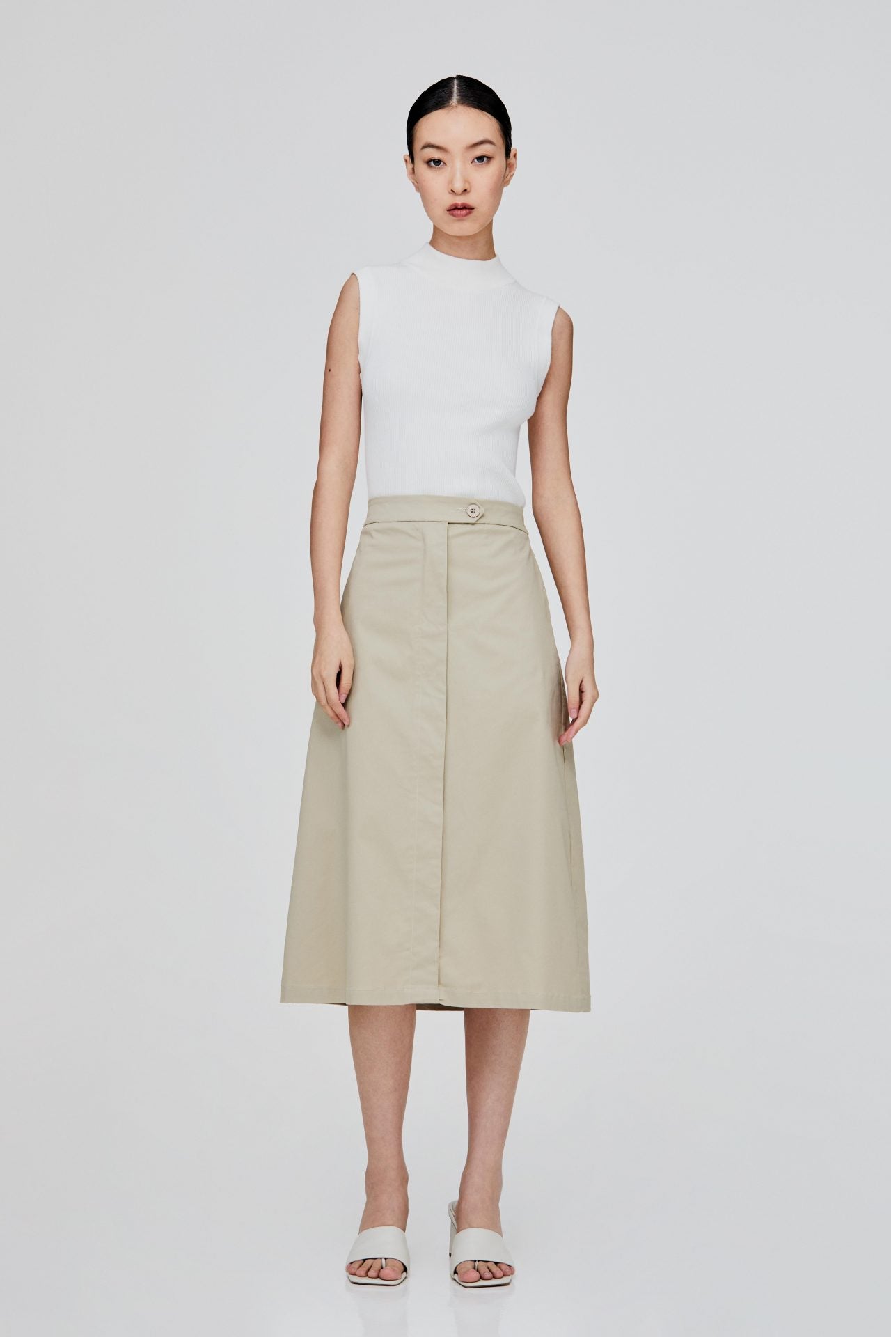 color:KHAKI