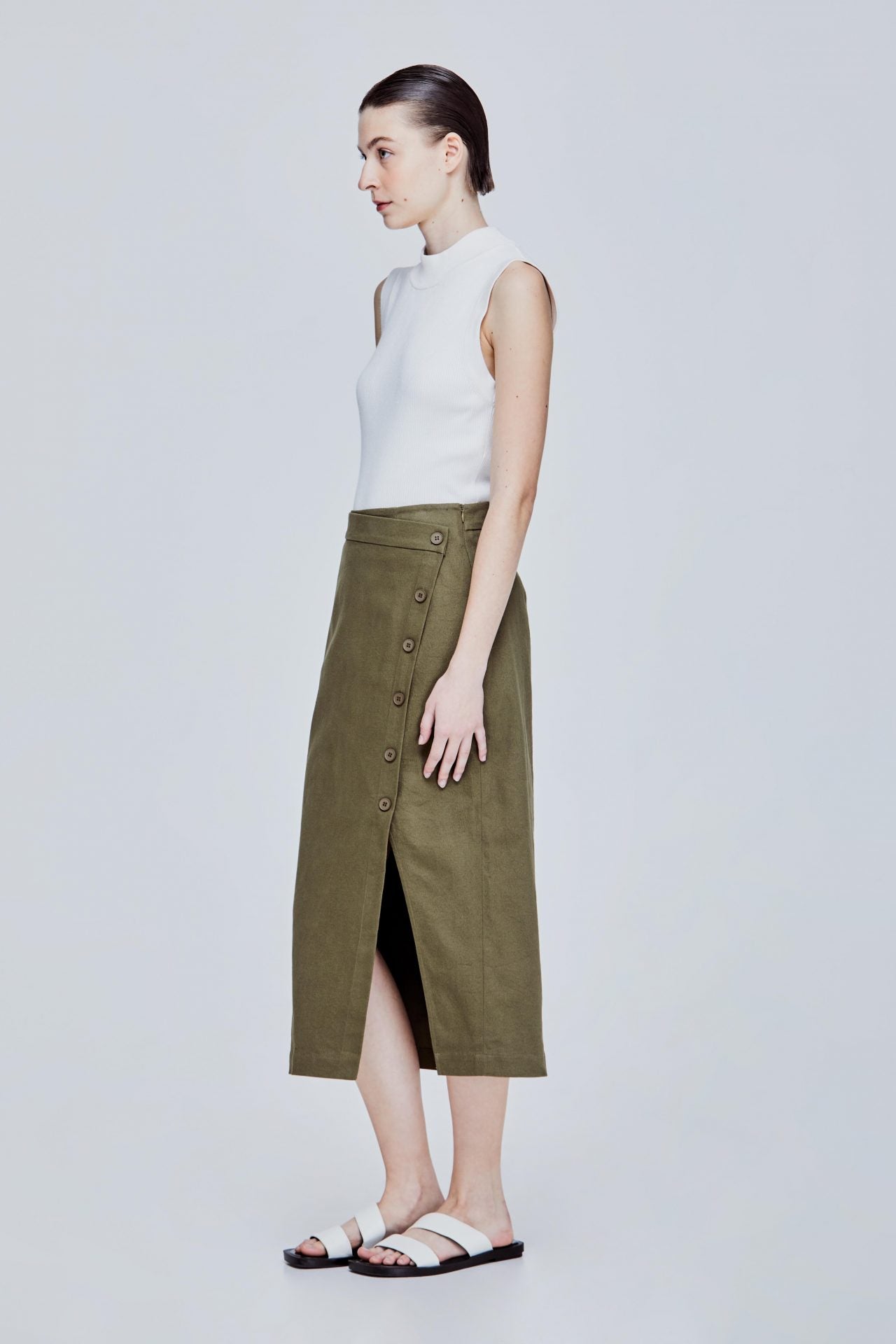 Buttons Detailed Slit Skirt – SANS & SANS Singapore