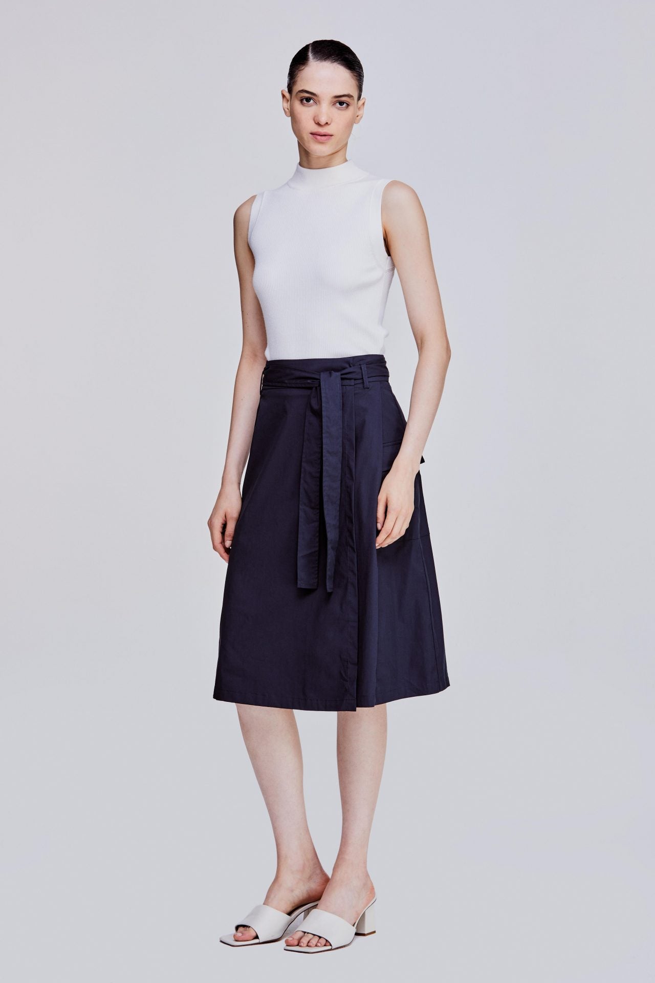 color:NAVY