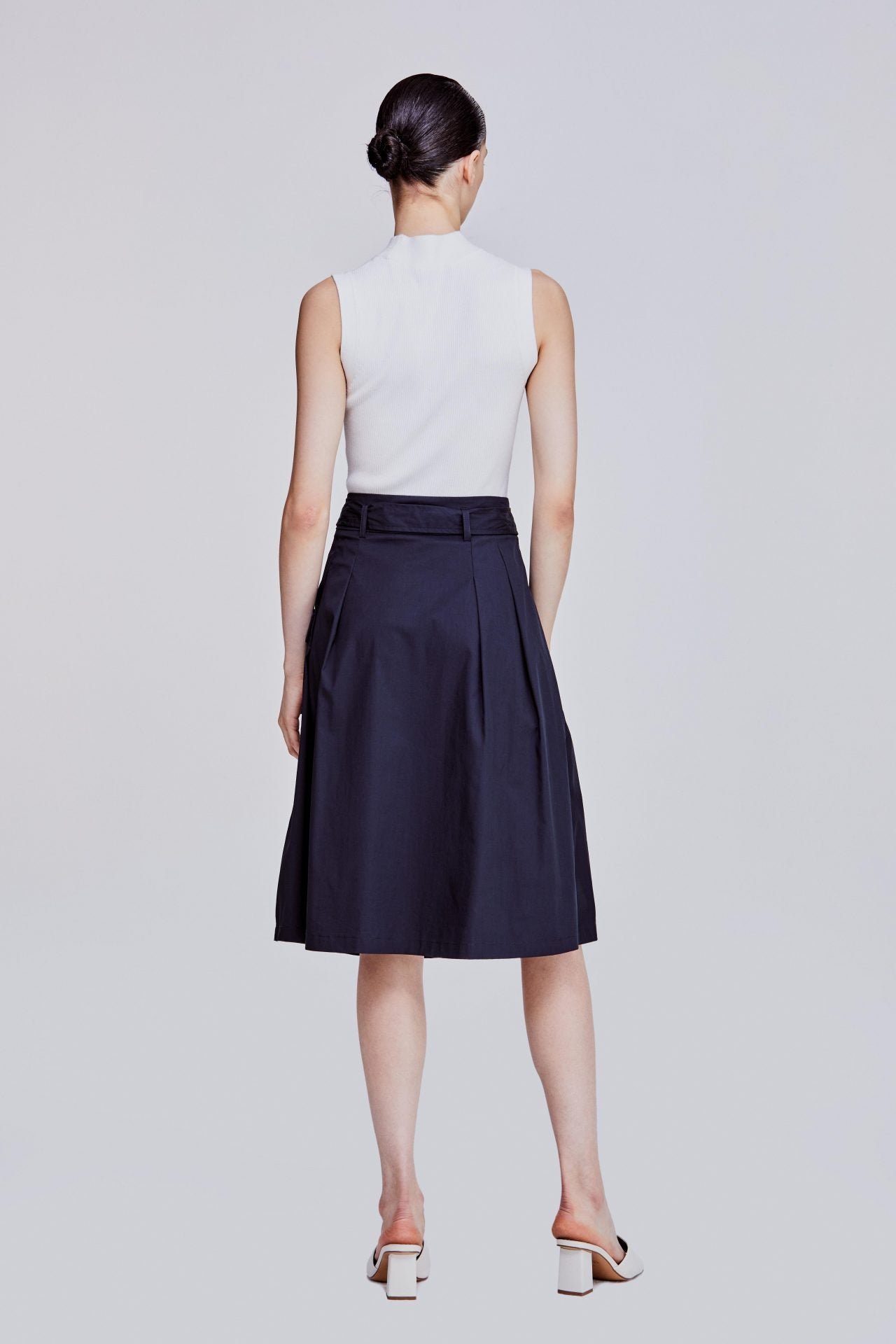 color:NAVY
