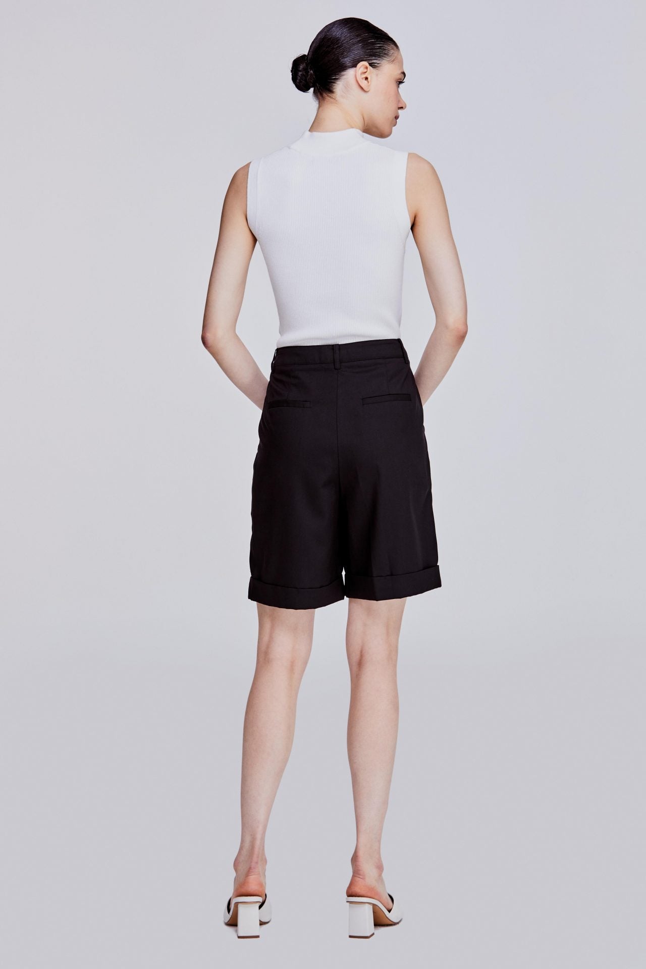color:NOIR