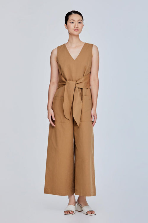 color:BROWN