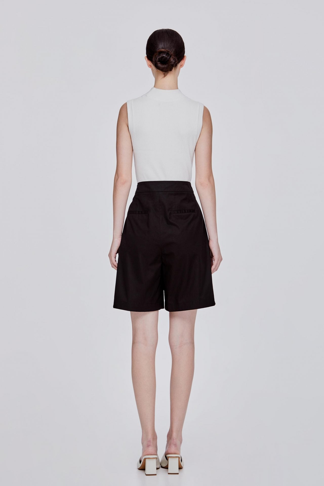 color:NOIR