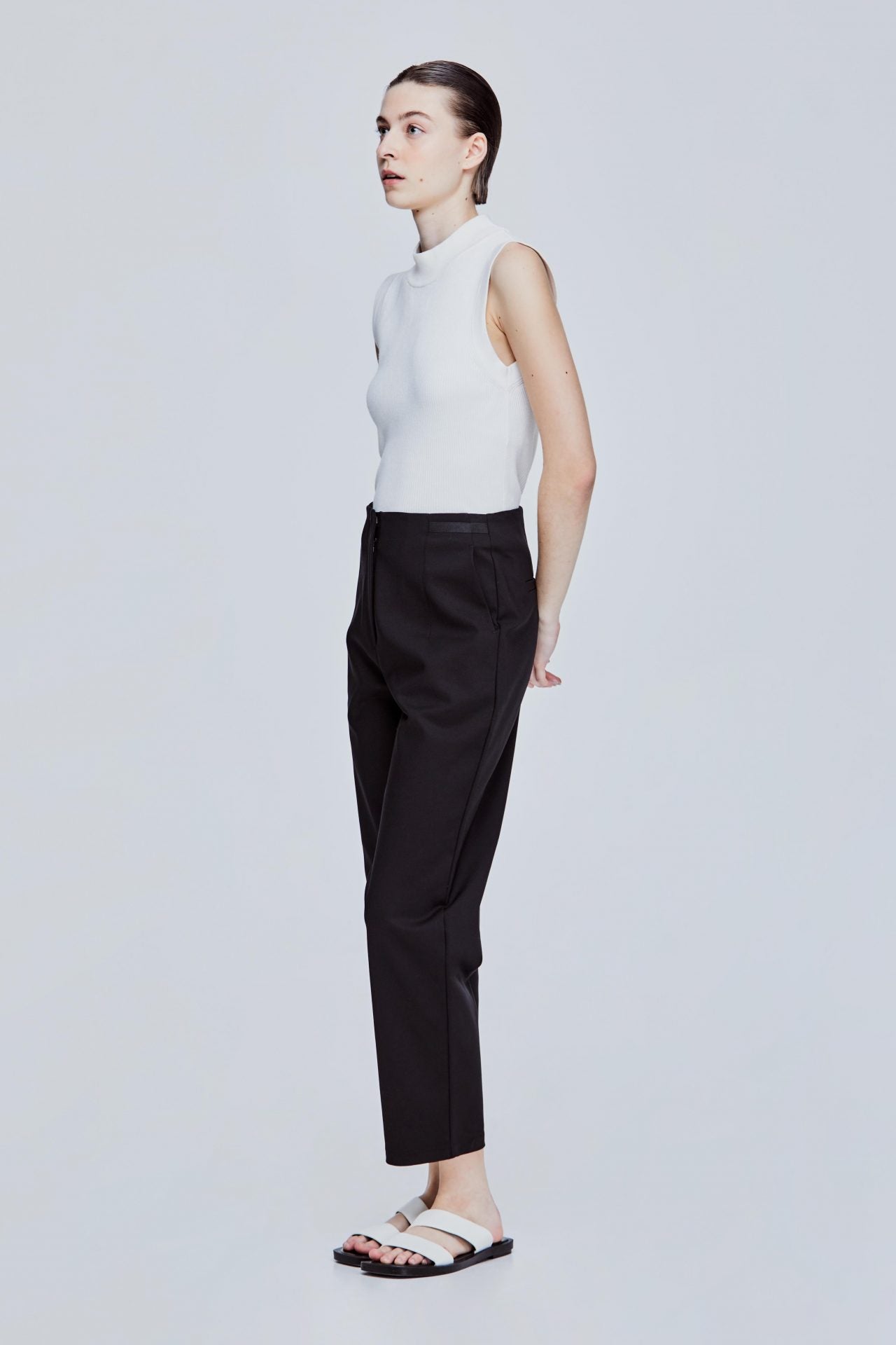 color:NOIR