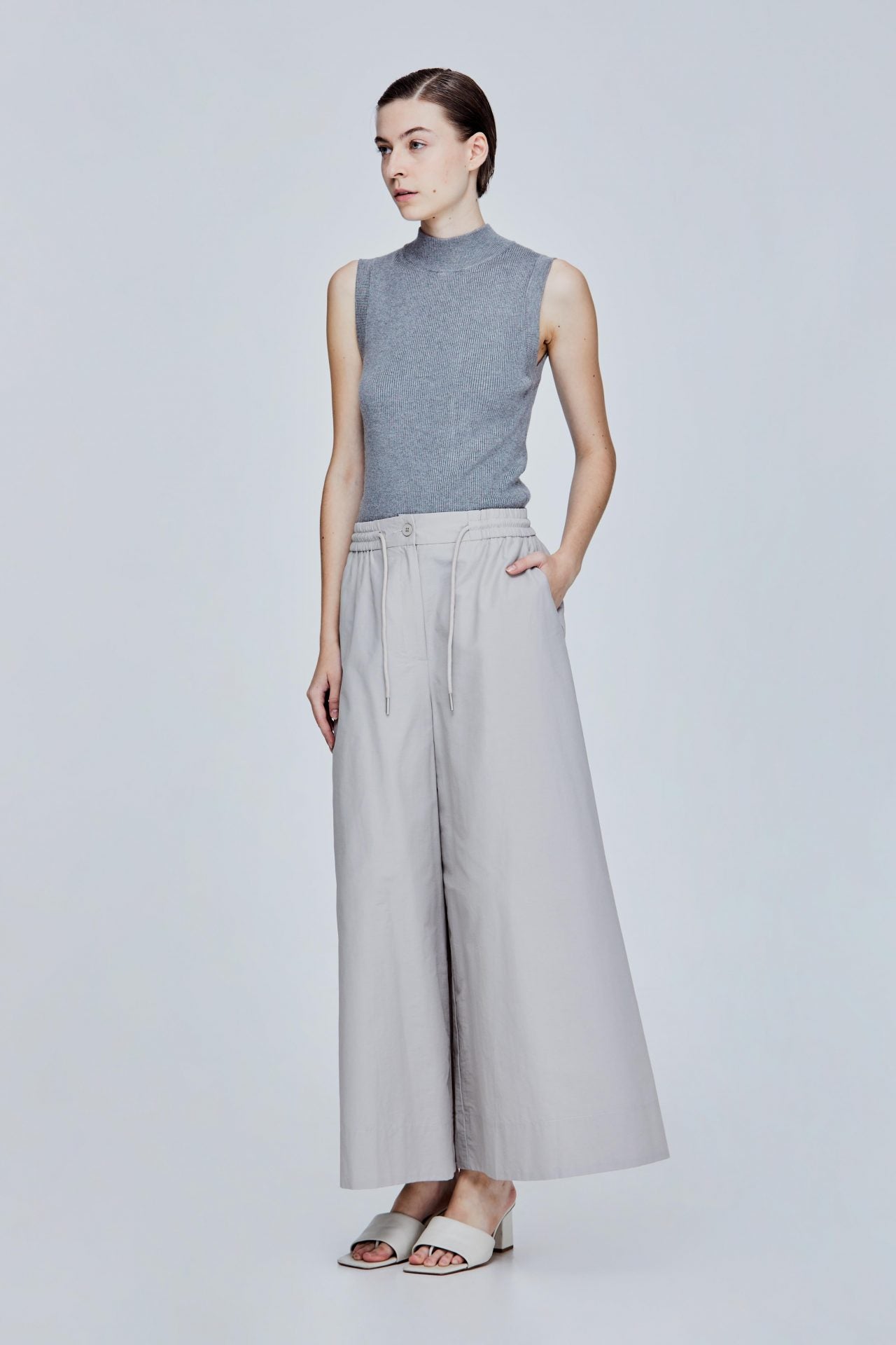 color:LIGHT GREY