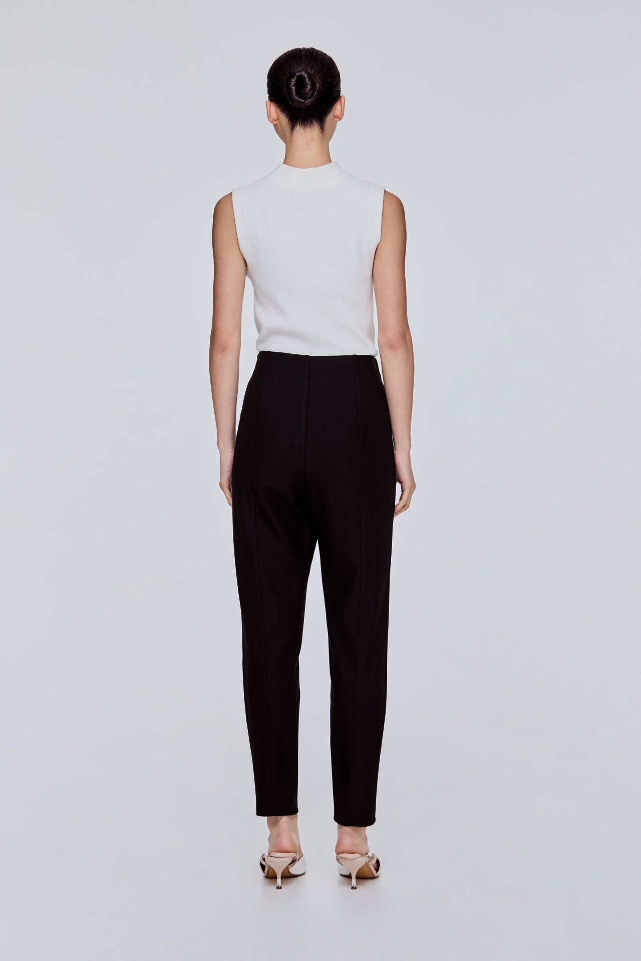 color:NOIR