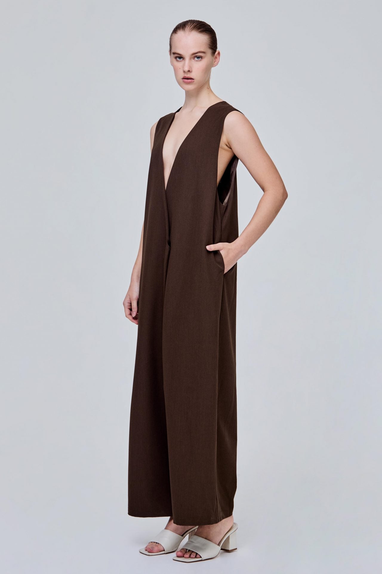 color:DARK BROWN