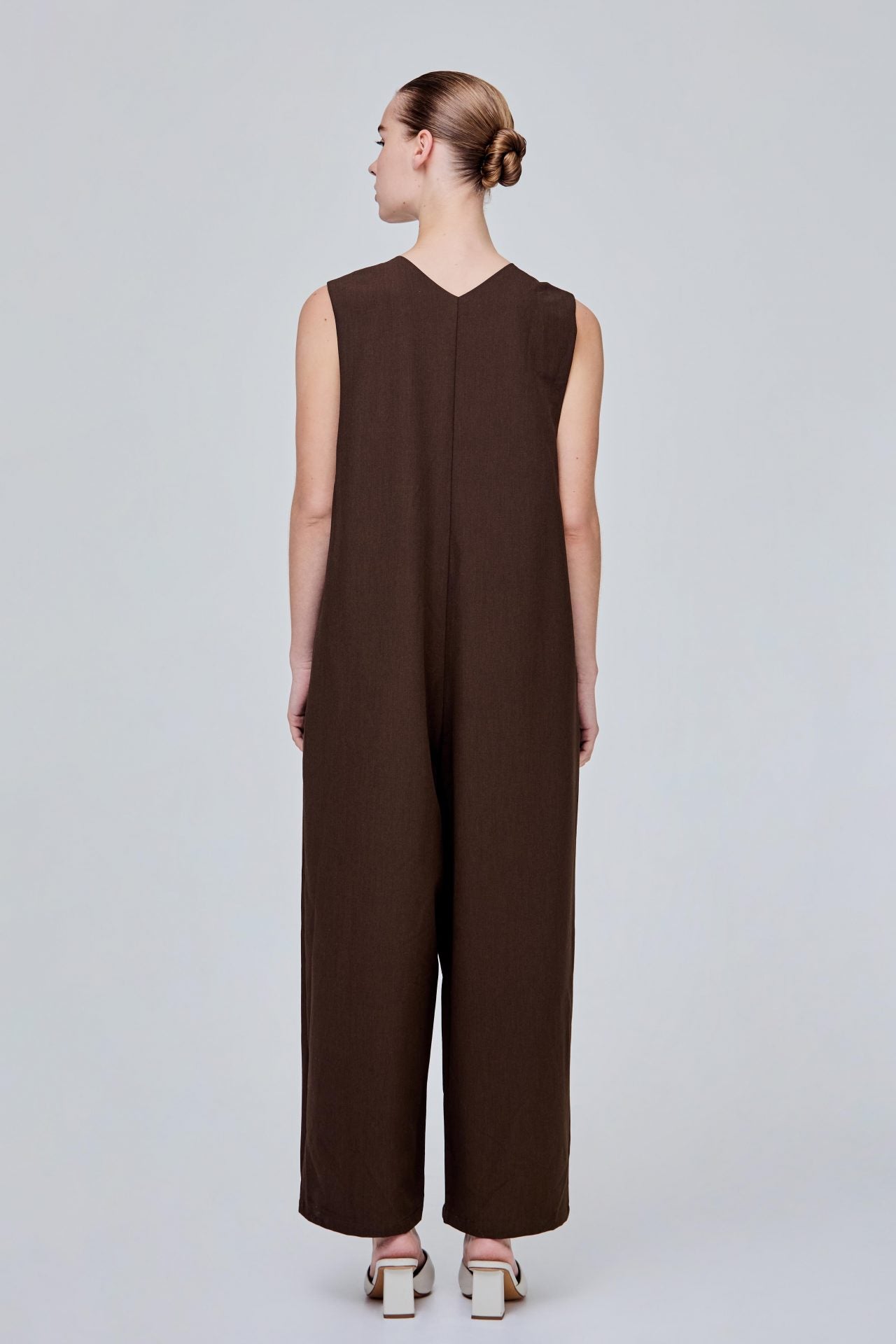 color:DARK BROWN