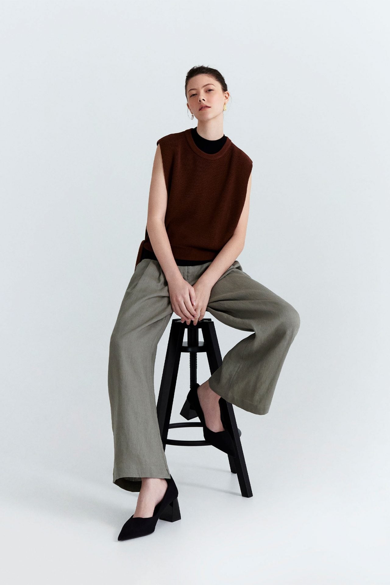 color:BROWN