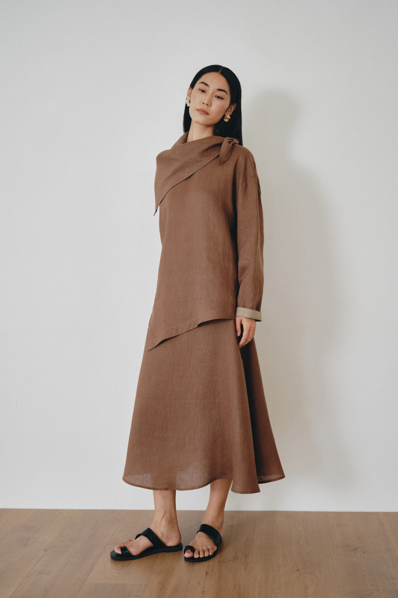 color:DARK BROWN