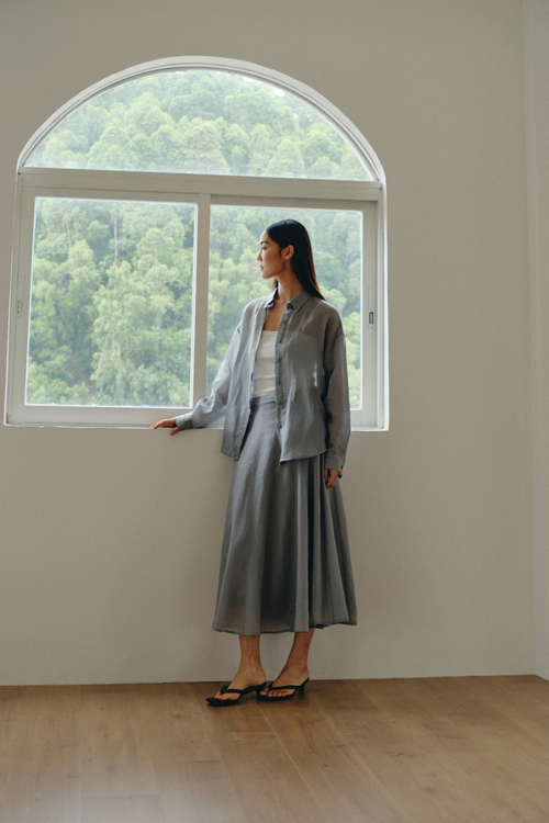 color:GREY