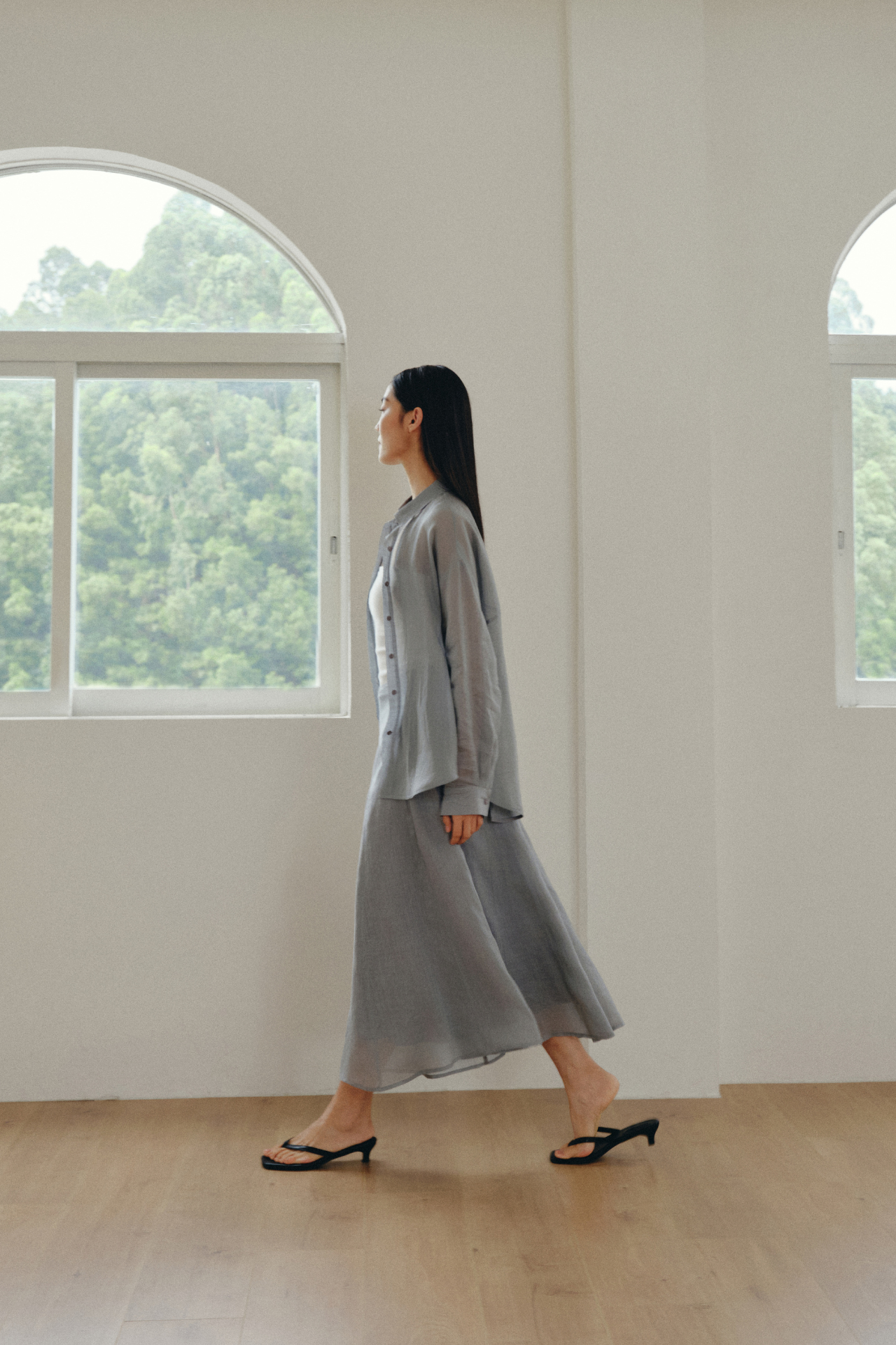 color:GREY