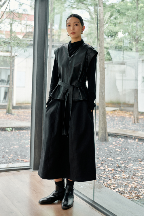 color:NOIR