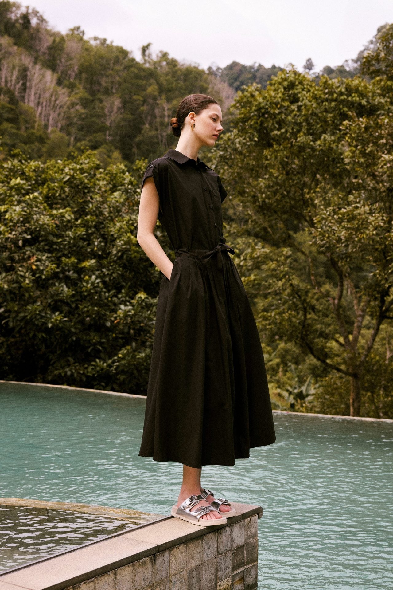 color:NOIR
