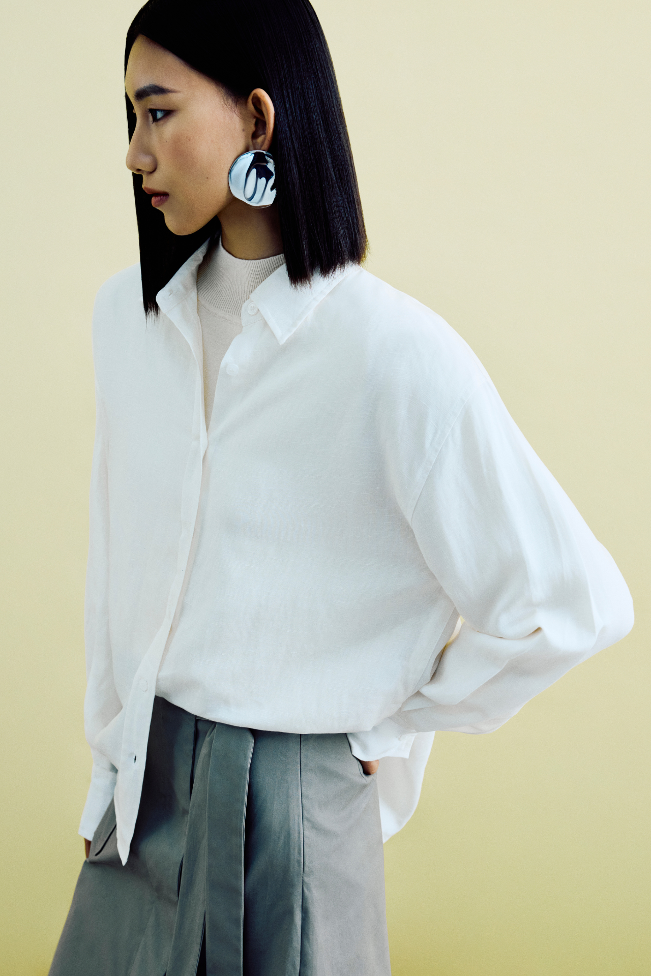 color:IVORY