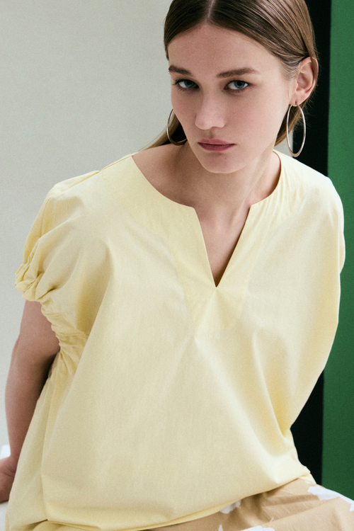 color:PALE YELLOW