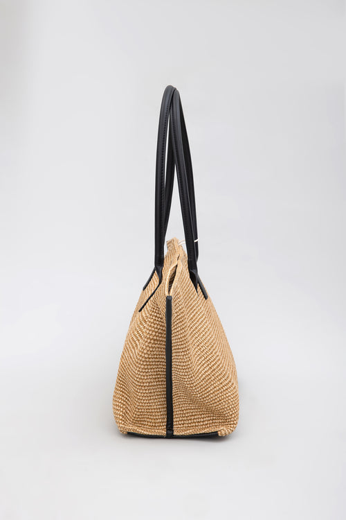 color:BEIGE