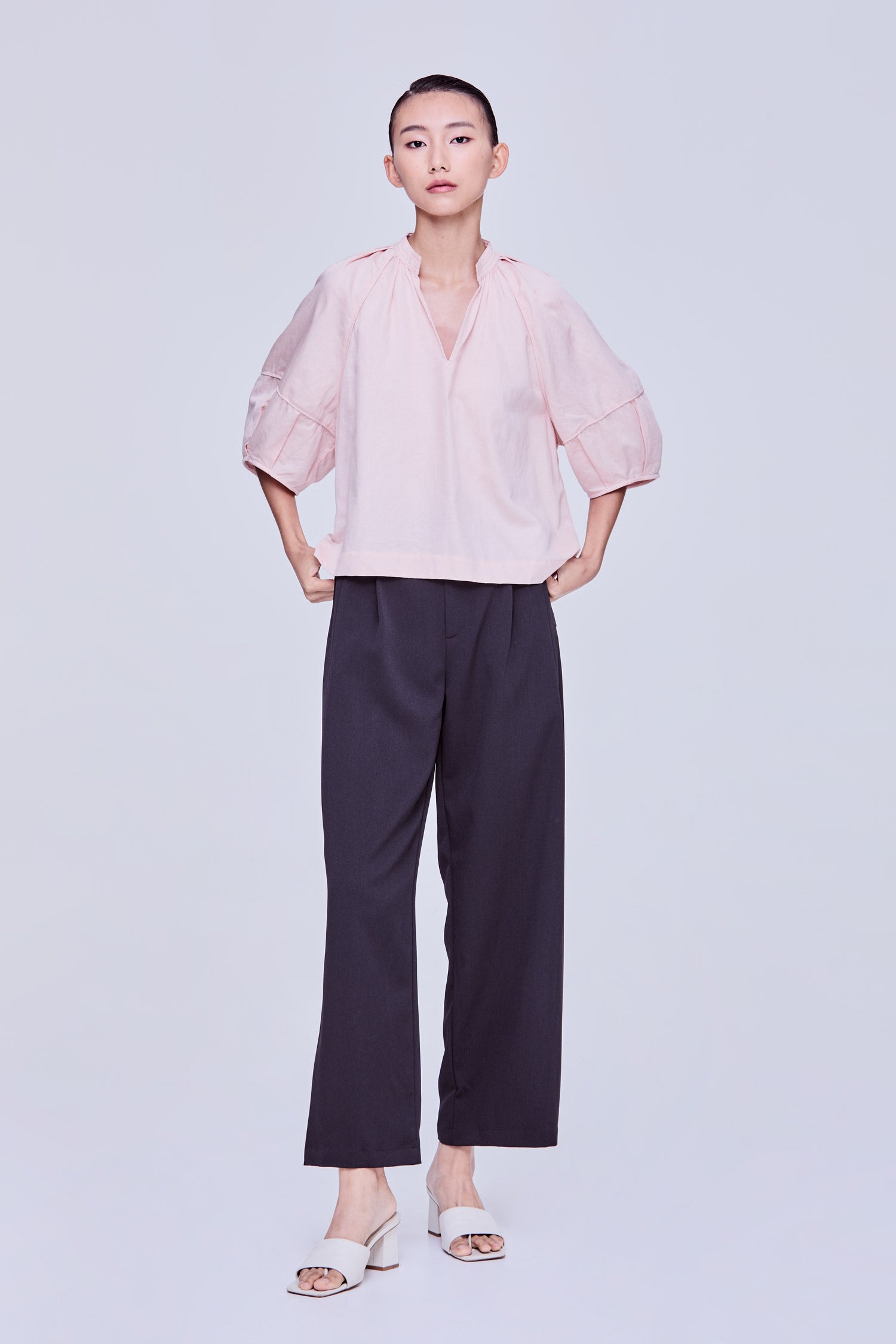 color:BLUSH