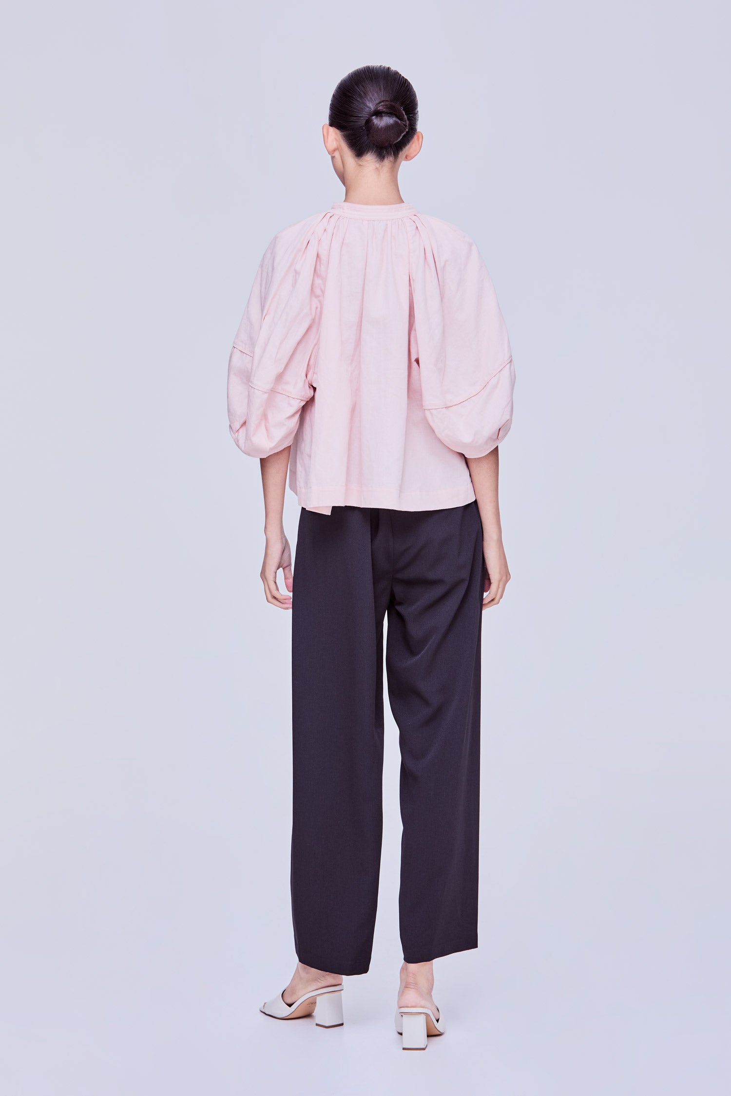 color:BLUSH