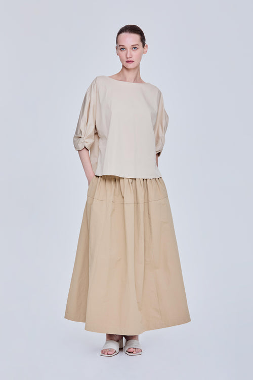 color:BEIGE