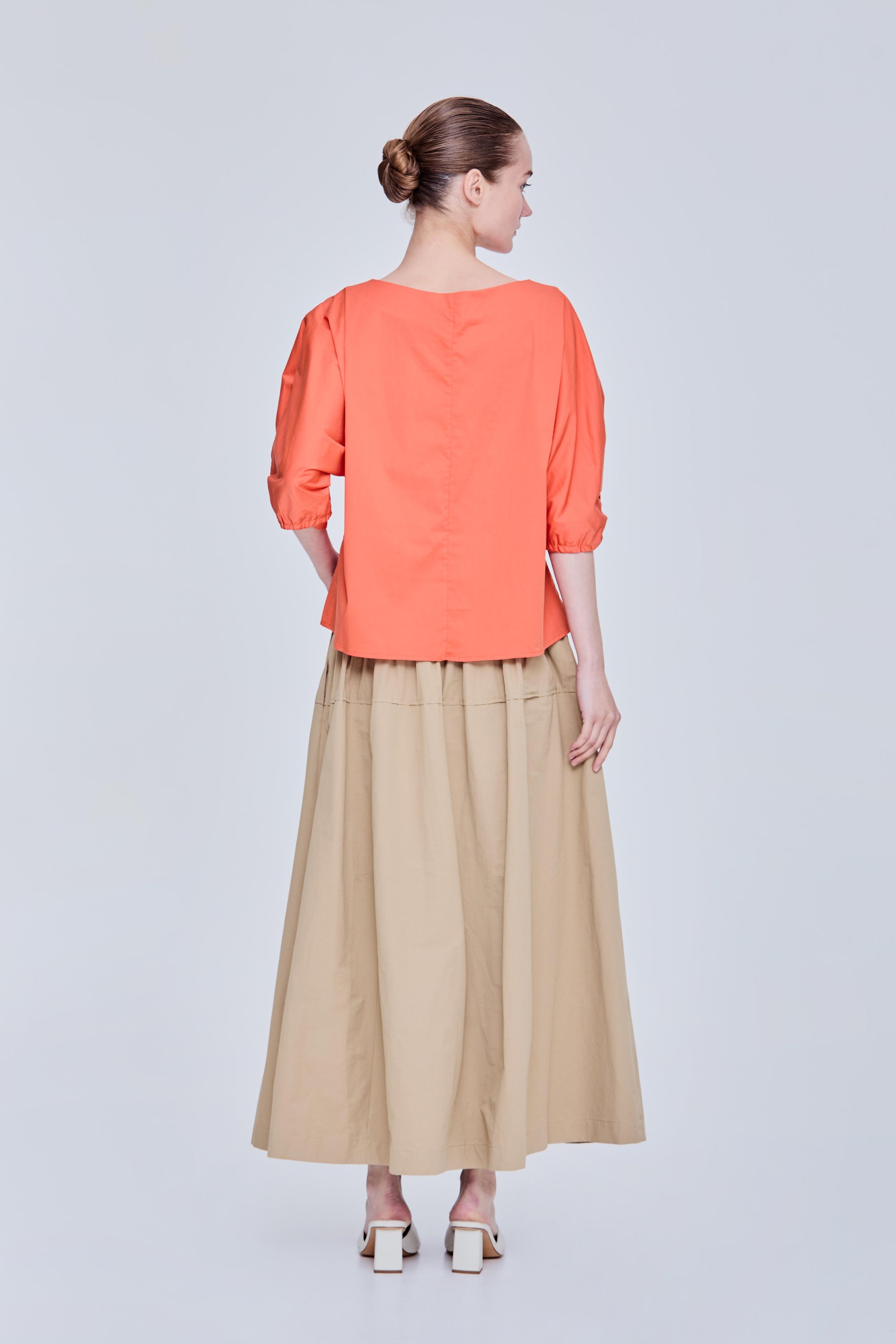 color:ORANGE