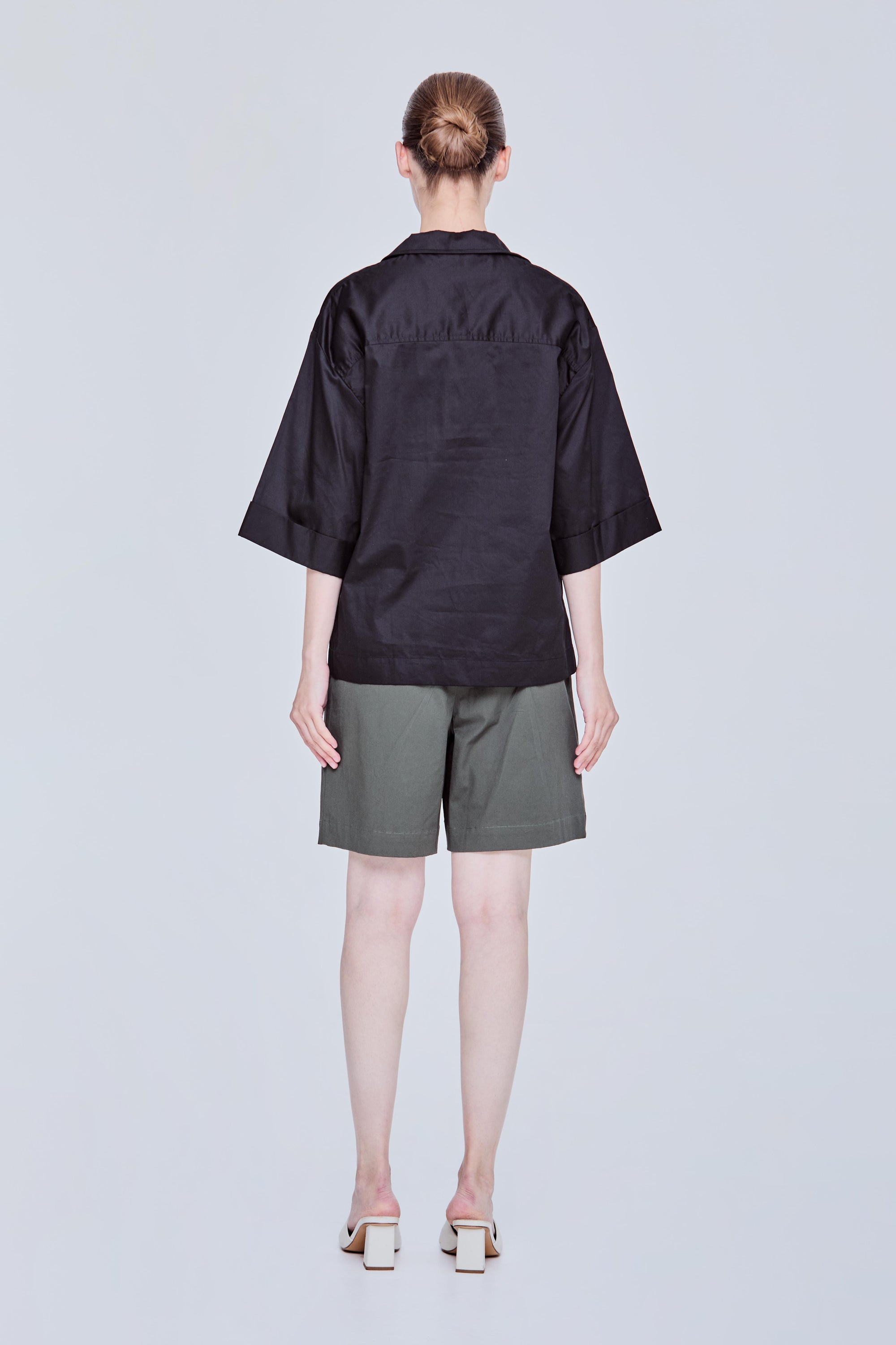 color:NOIR