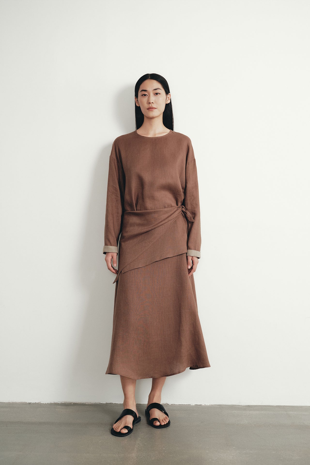 color:DARK BROWN