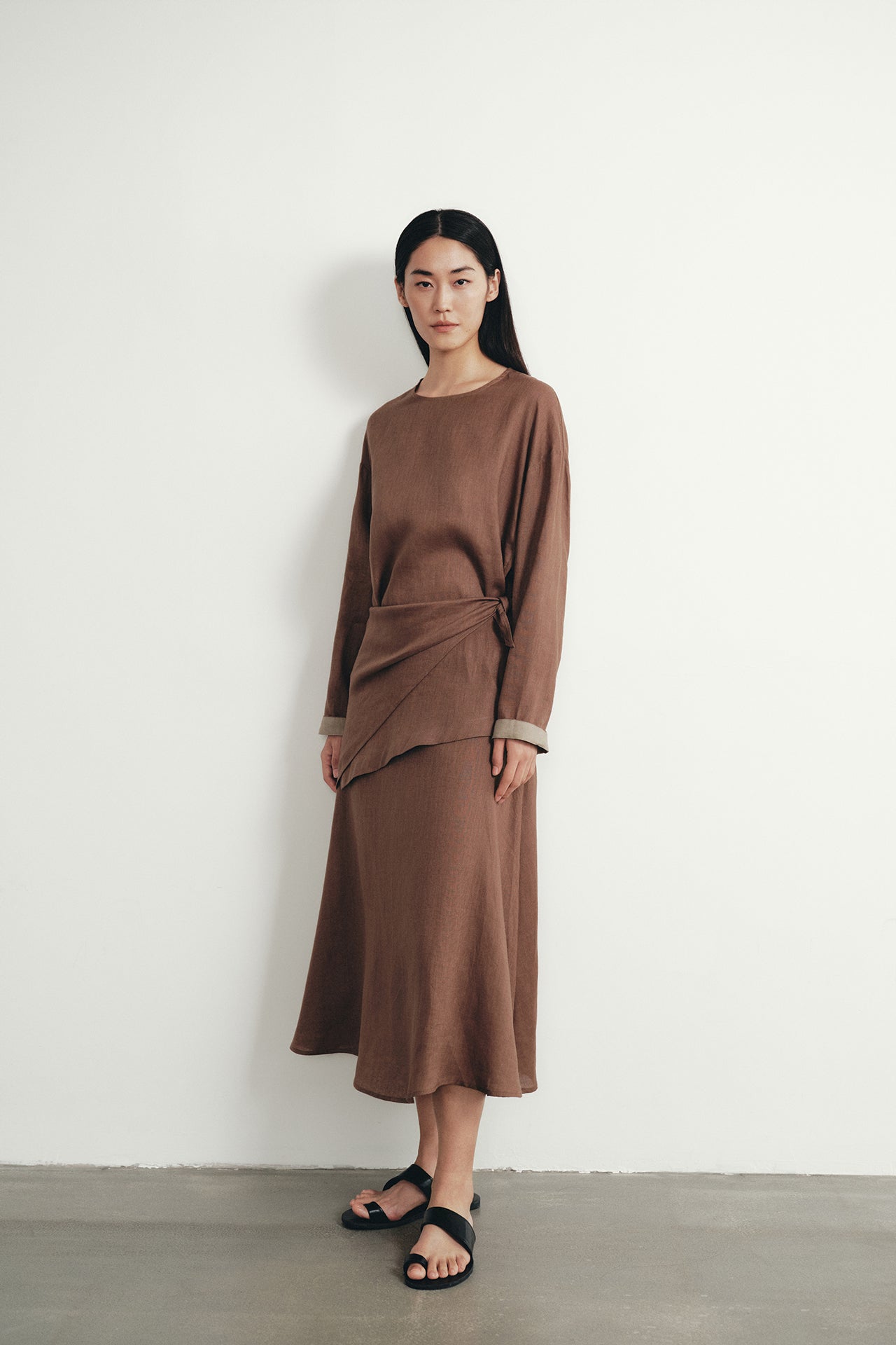color:DARK BROWN