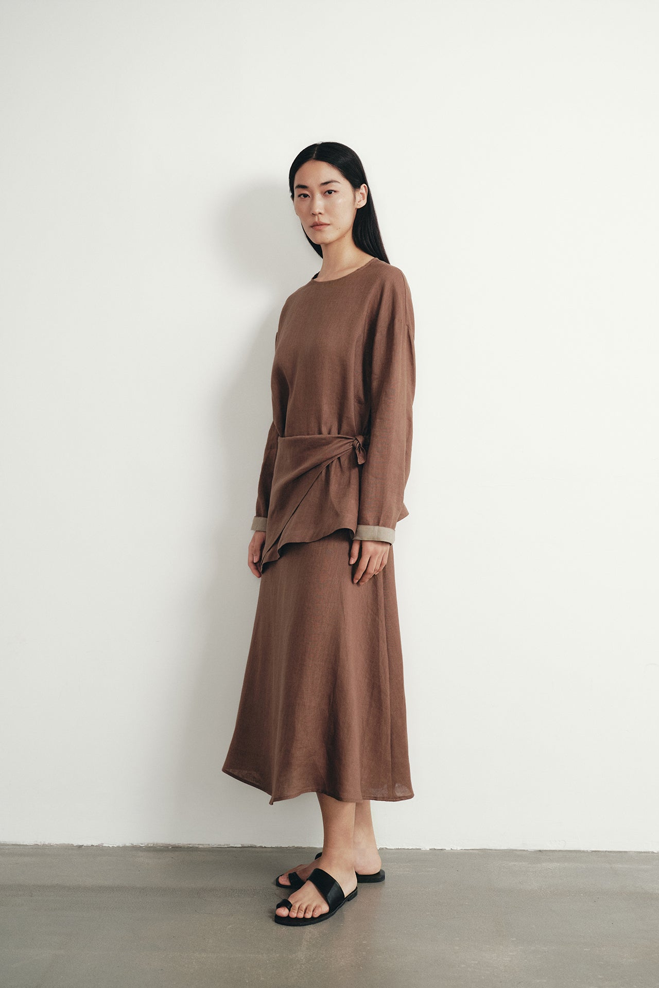 color:DARK BROWN