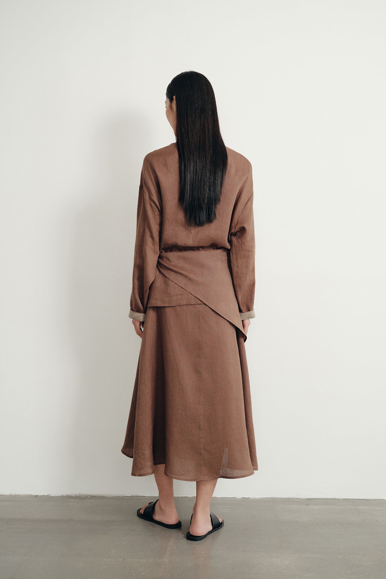 color:DARK BROWN