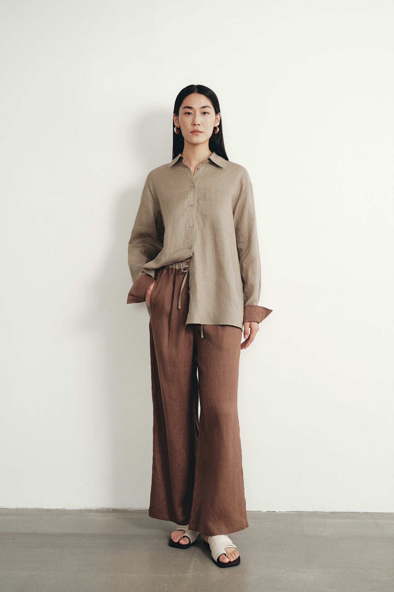 color:KHAKI