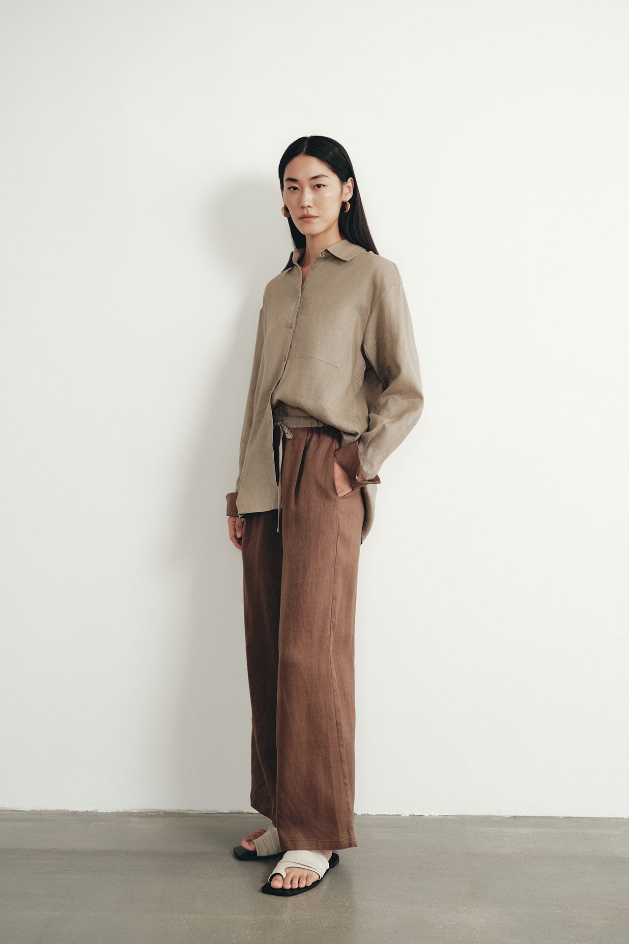 color:KHAKI