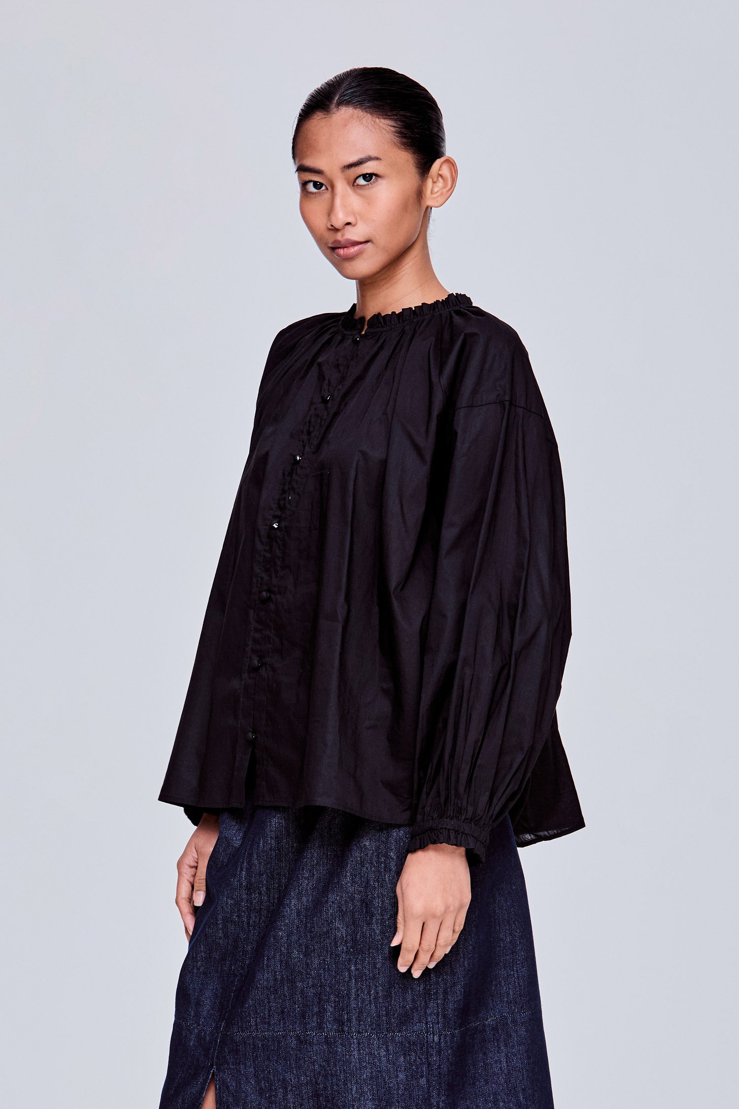 color:NOIR