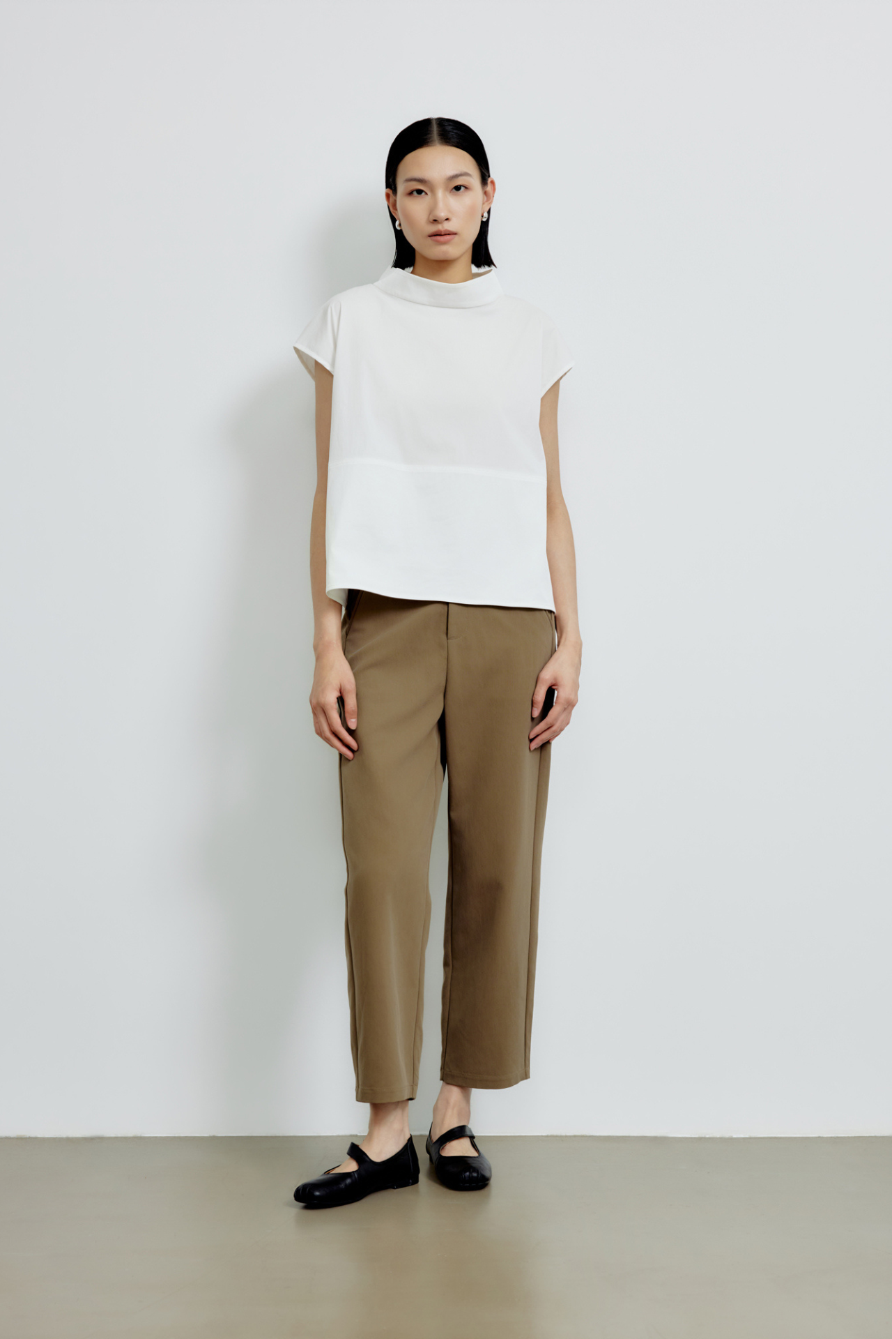 color:IVORY