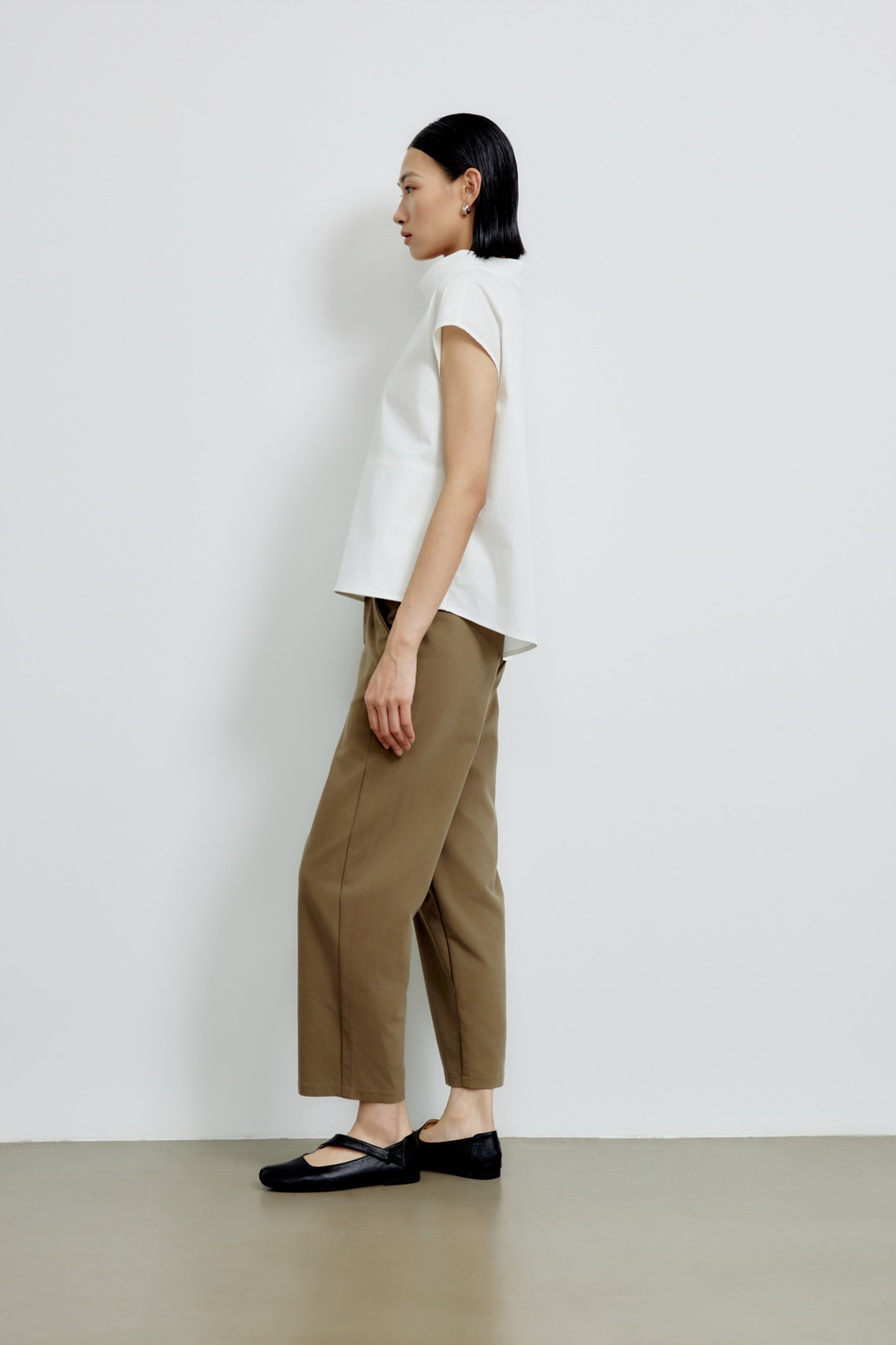 color:IVORY