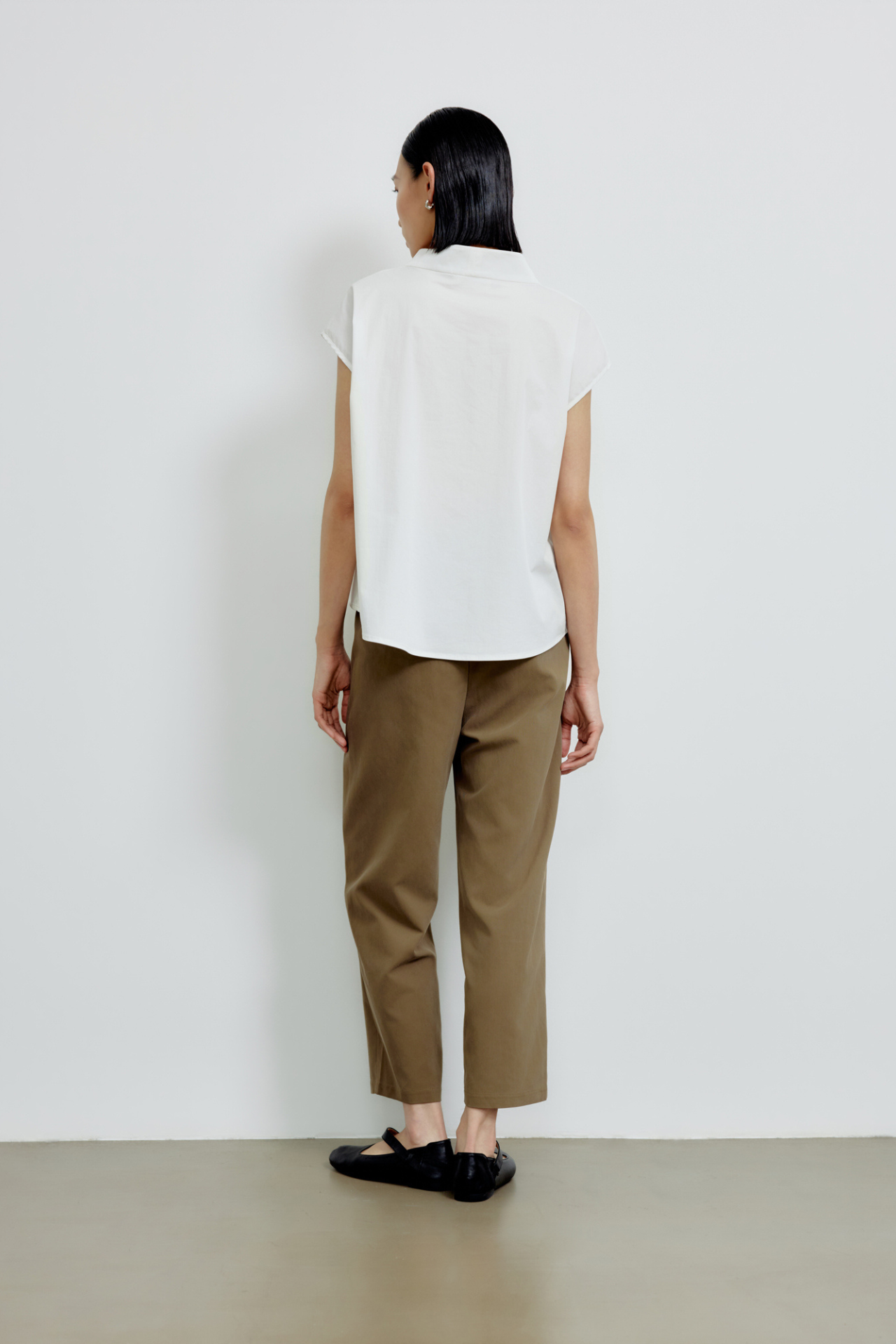 color:IVORY