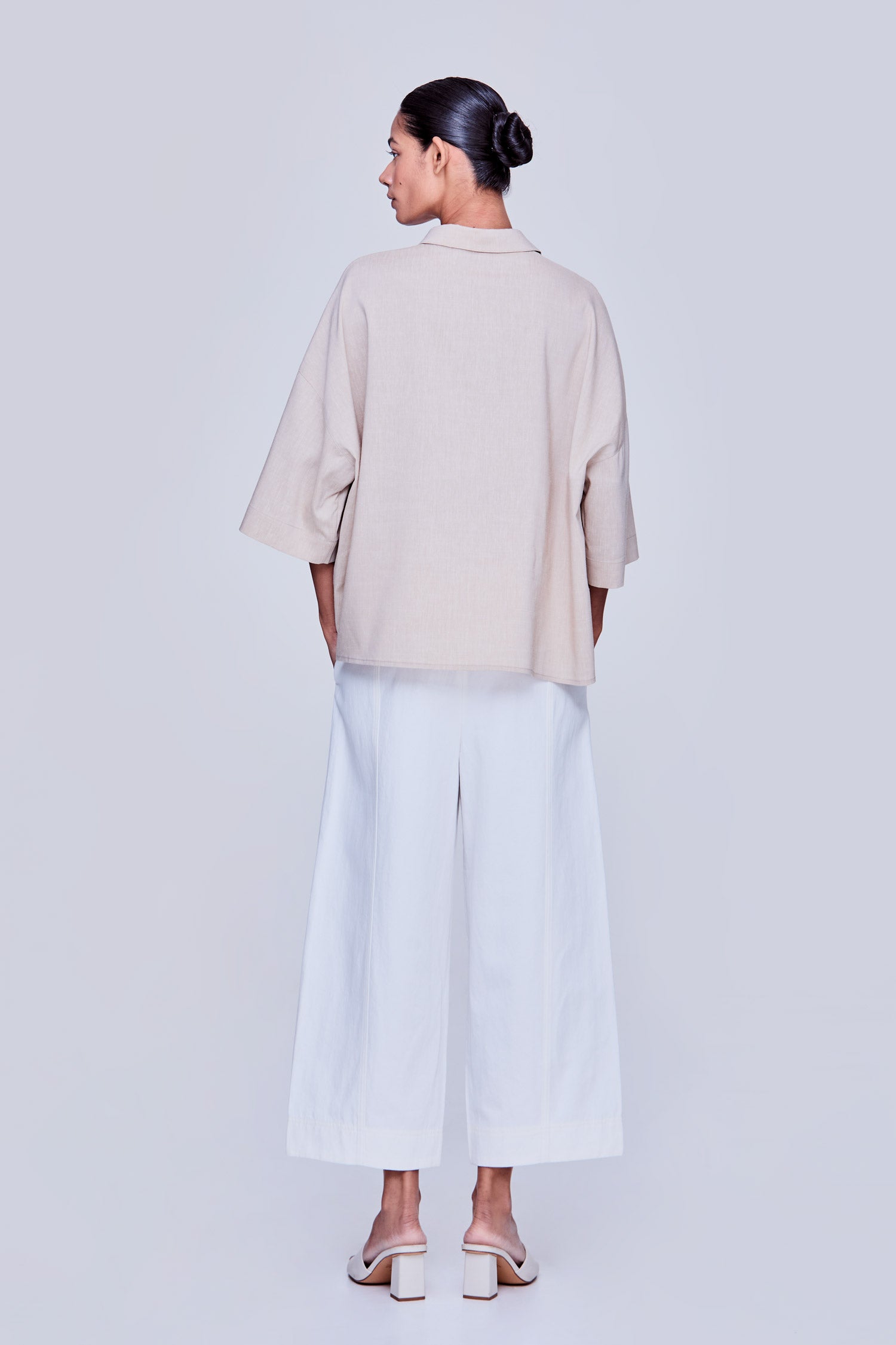 color:KHAKI