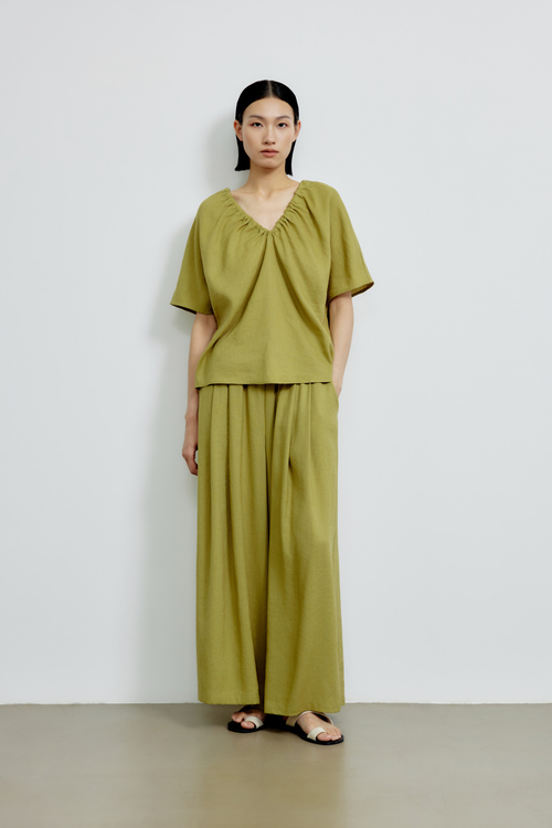 color:OLIVE