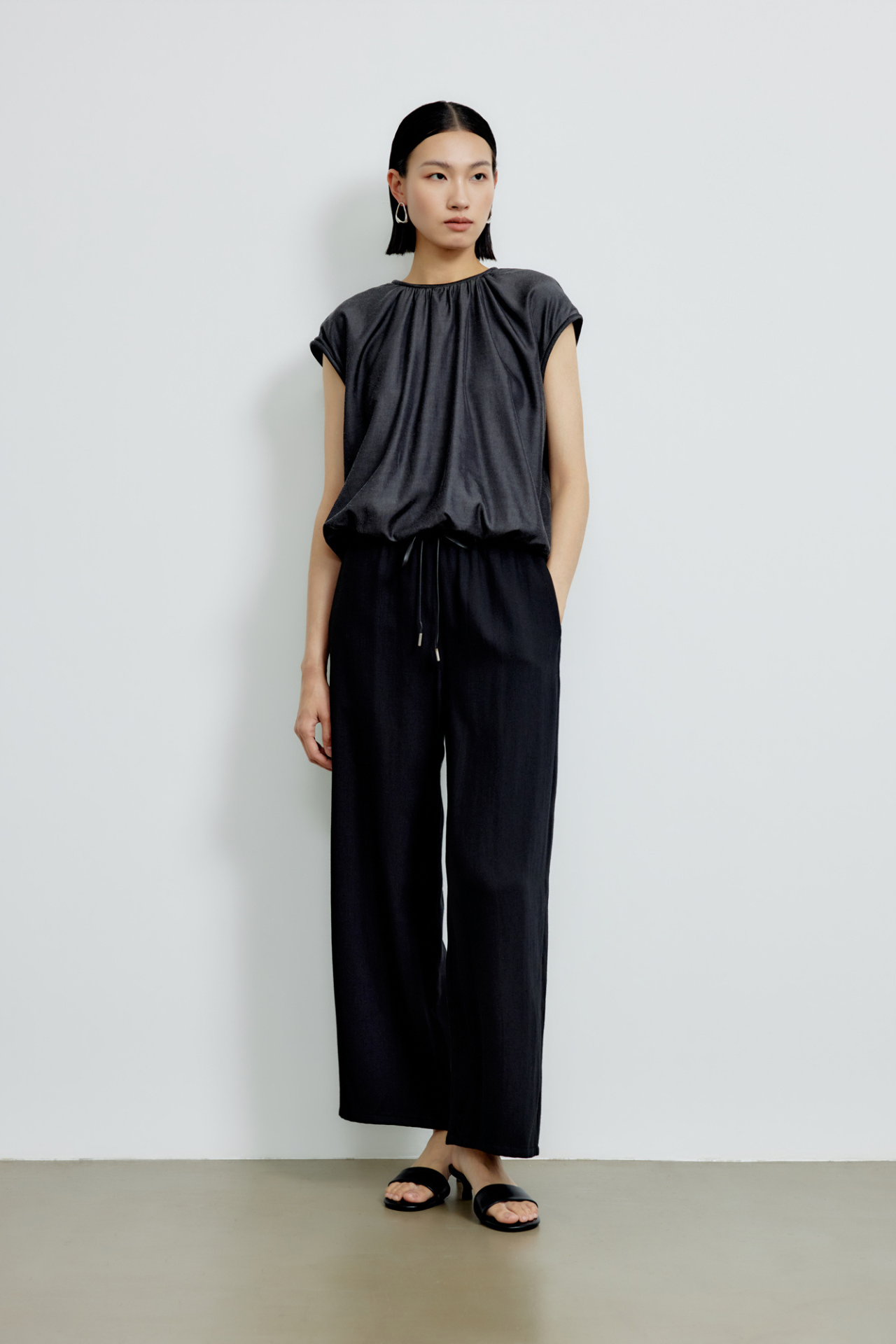 color:DENIM BLACK