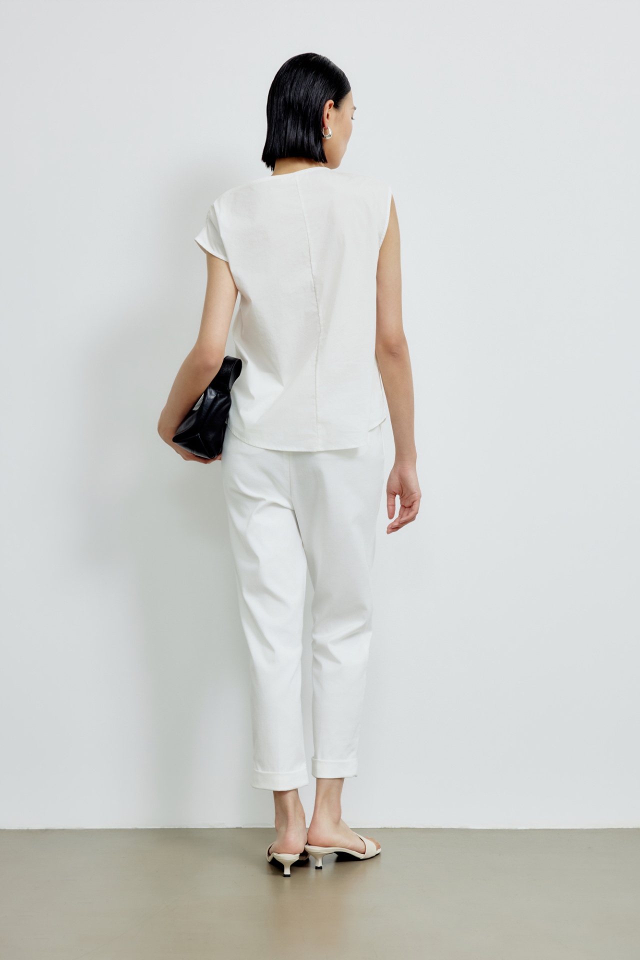 color:IVORY
